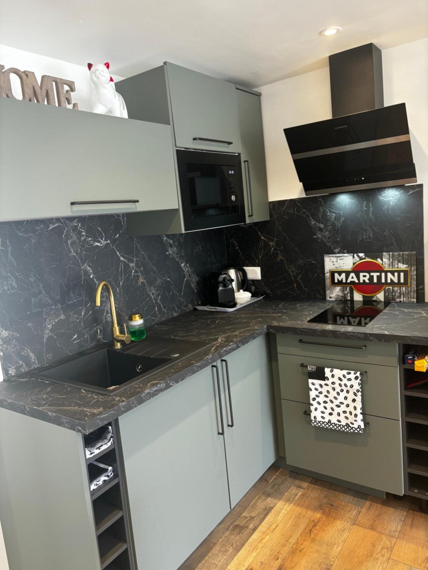 Logement Du Sud Avec Jacuzzi Sommieres Bagian luar foto