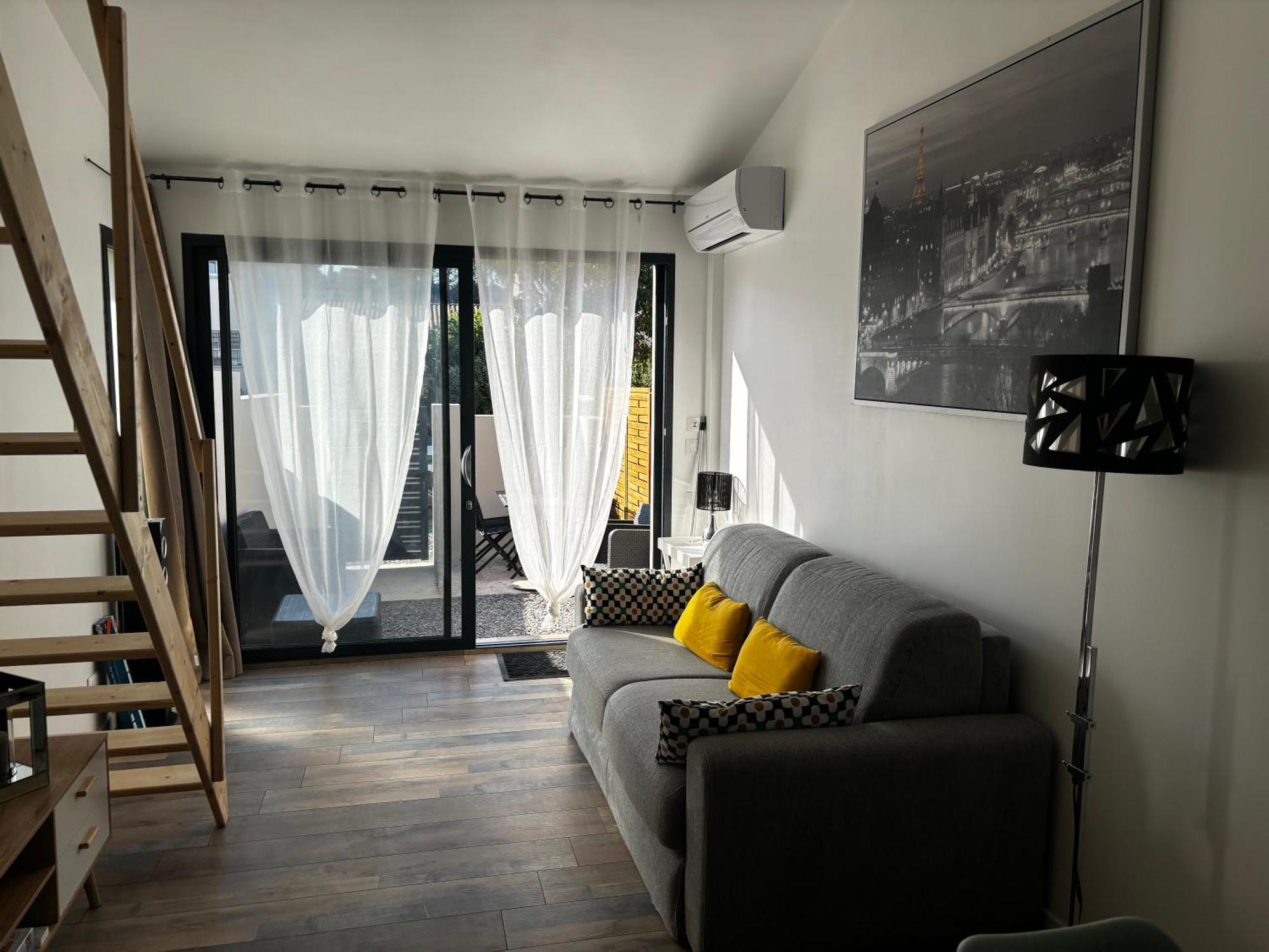 Logement Du Sud Avec Jacuzzi Sommieres Bagian luar foto