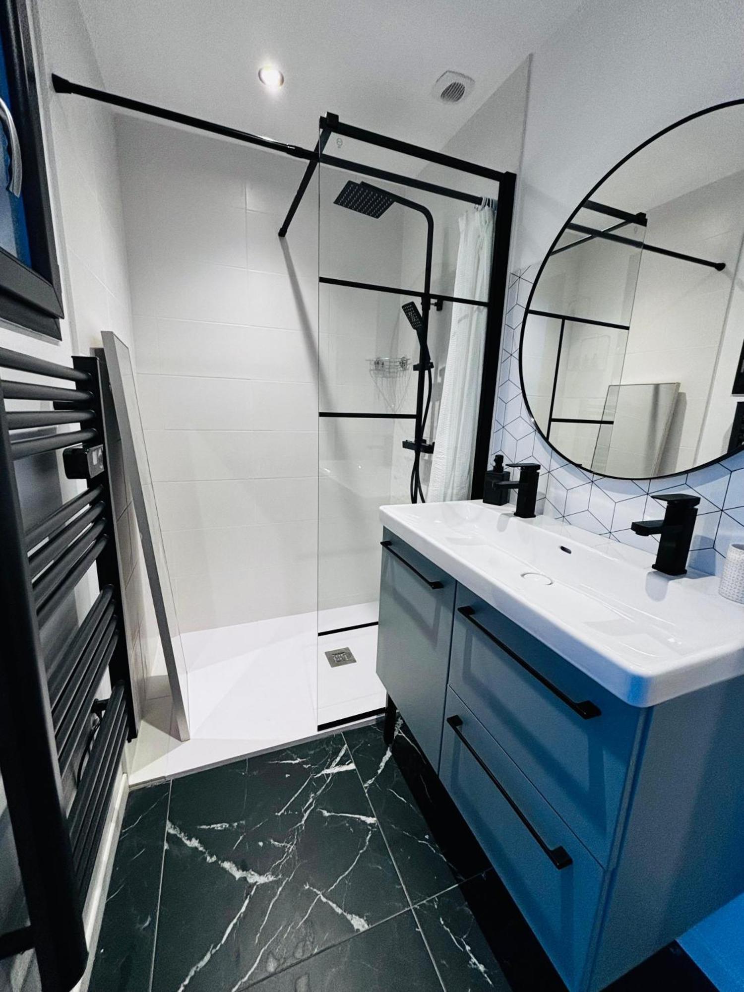 Logement Du Sud Avec Jacuzzi Sommieres Bagian luar foto