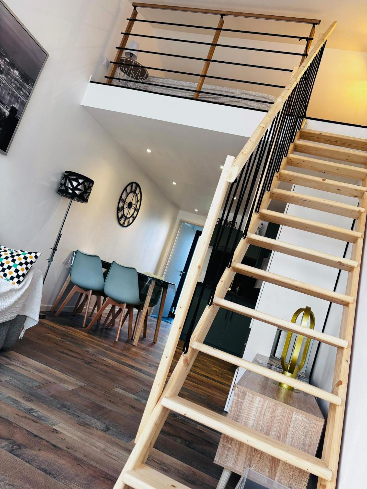 Logement Du Sud Avec Jacuzzi Sommieres Bagian luar foto